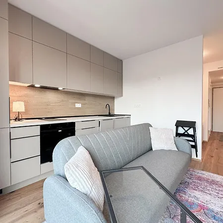 Real Living By Refa - Modern Haven 508 * Prag